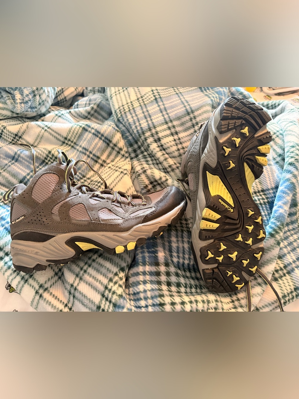 Columbia WallaWalla Mid Omni-Tech - never worn